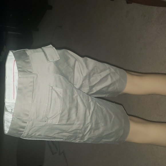 Banana Republic 4 khaki long shorts - Picture 4 of 5